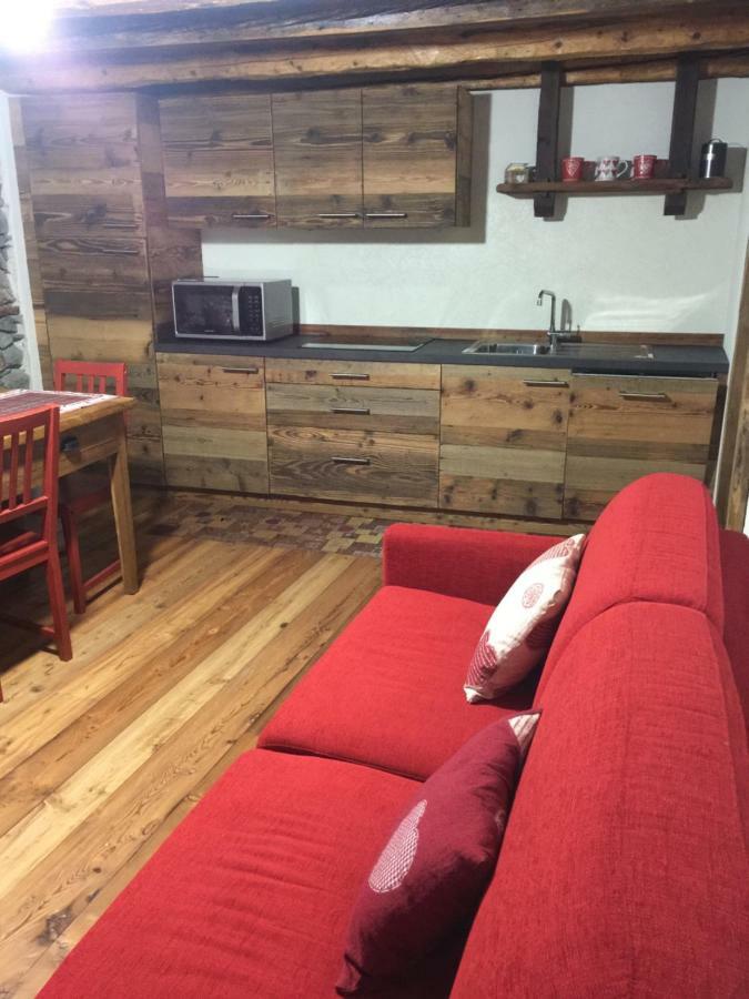 La Tzambretta Apartment Aosta Luaran gambar